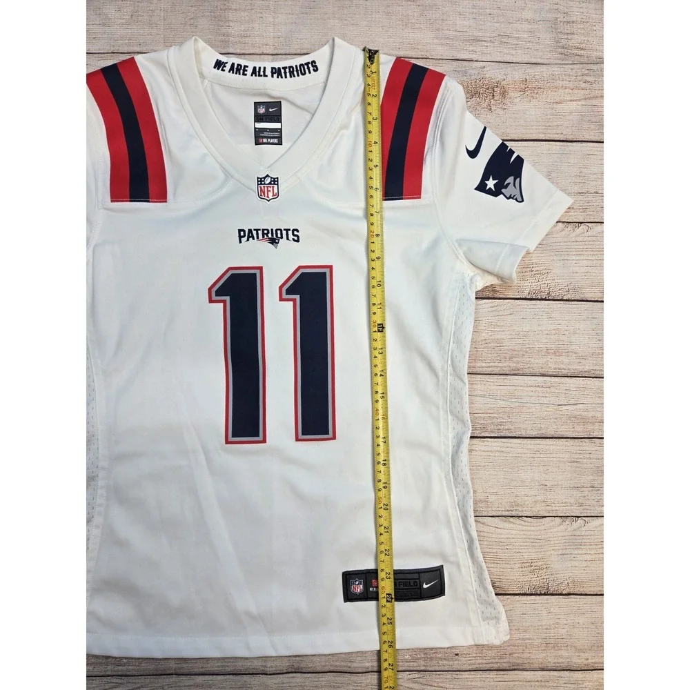 New England Patriots Julian Edelman #11 Jersey Women's Medium White Nike Logo